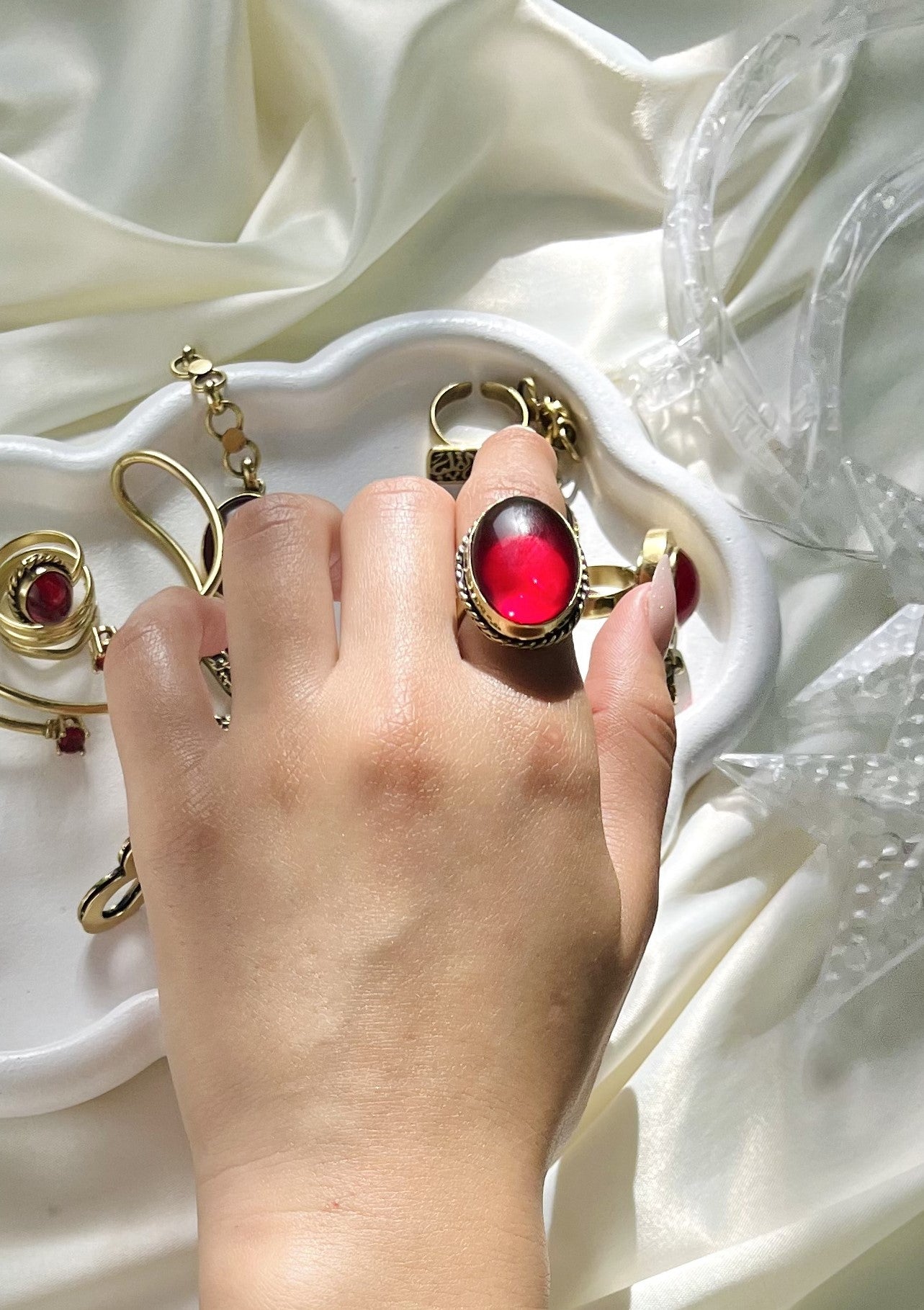 Mawada Simple Agate Ring