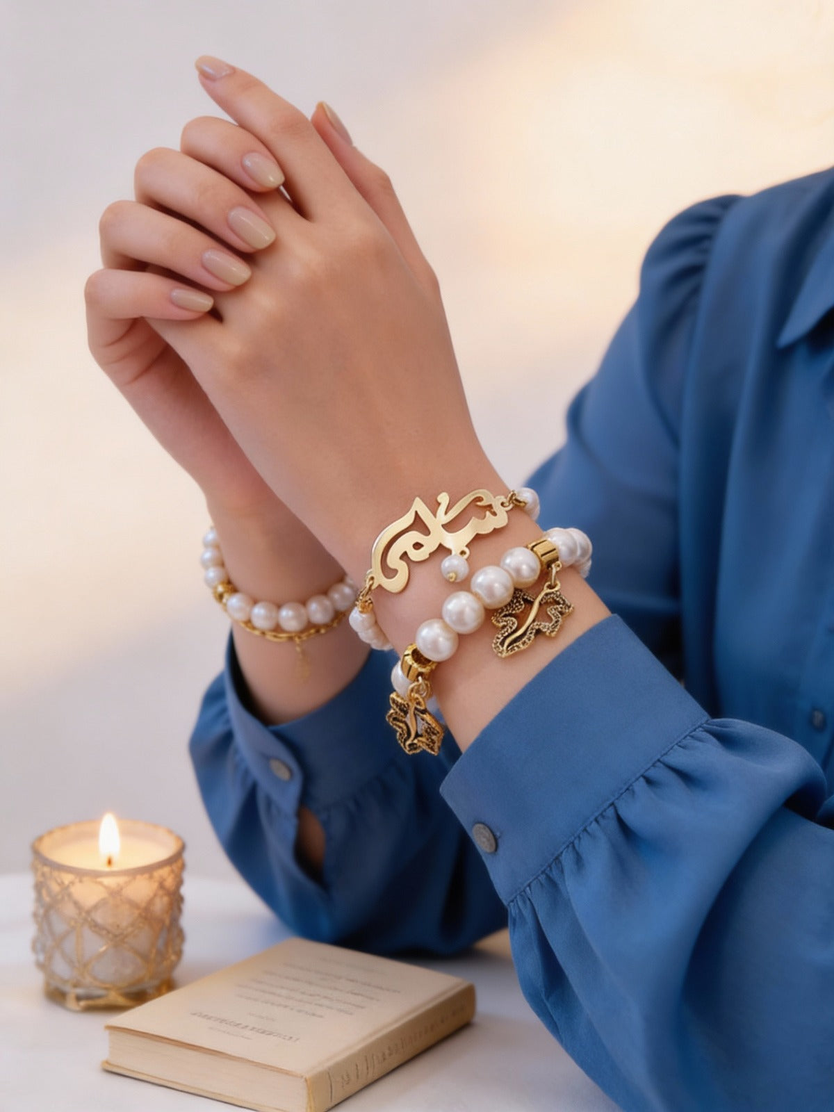 اسم مخصص مع سوار من اللؤلؤ - مطلي بالذهب