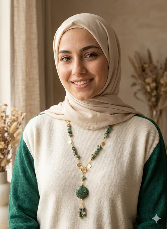 قلادة مودا المصنوعة يدوياً بالعربية