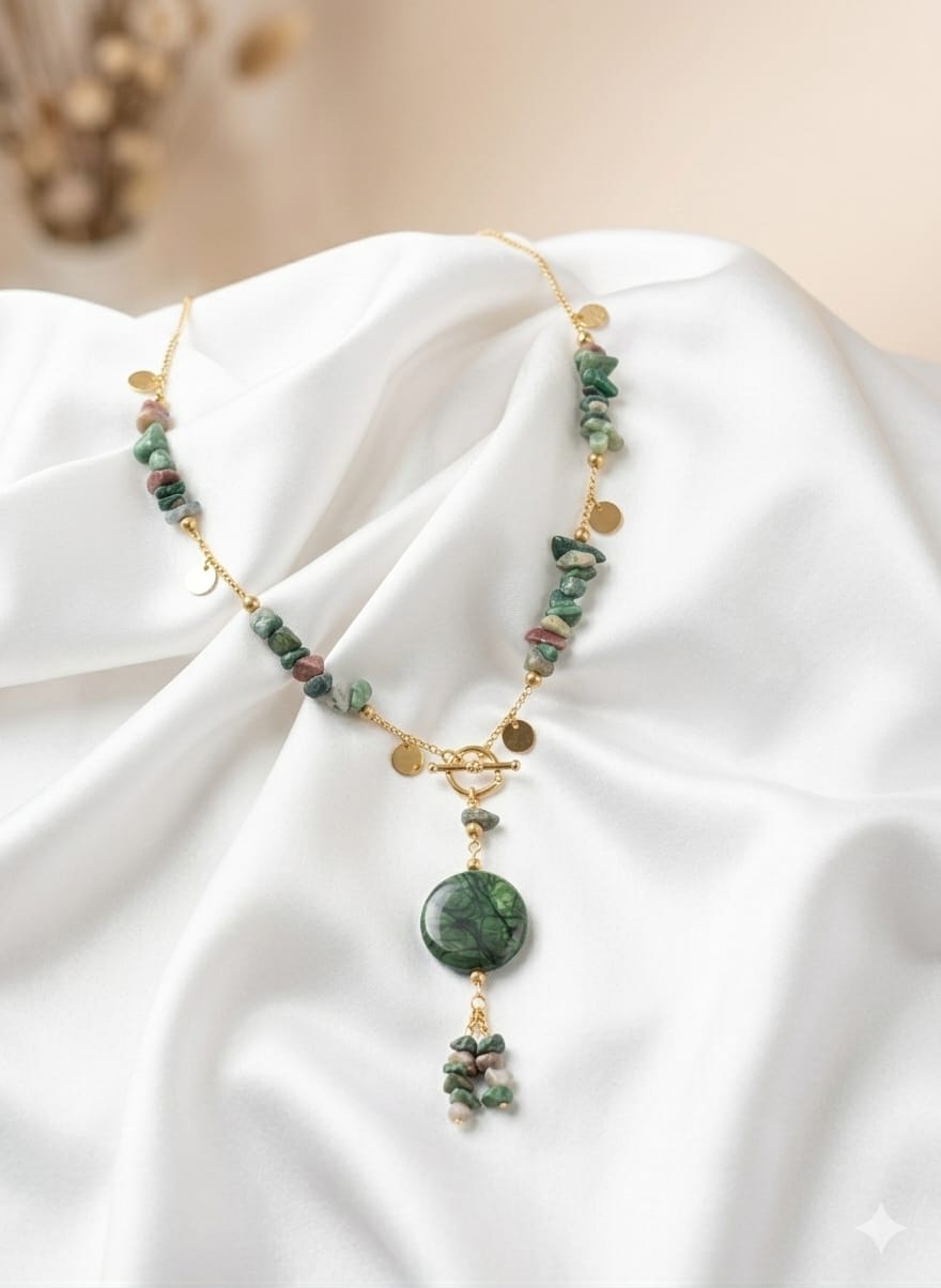 قلادة مودا المصنوعة يدوياً بالعربية