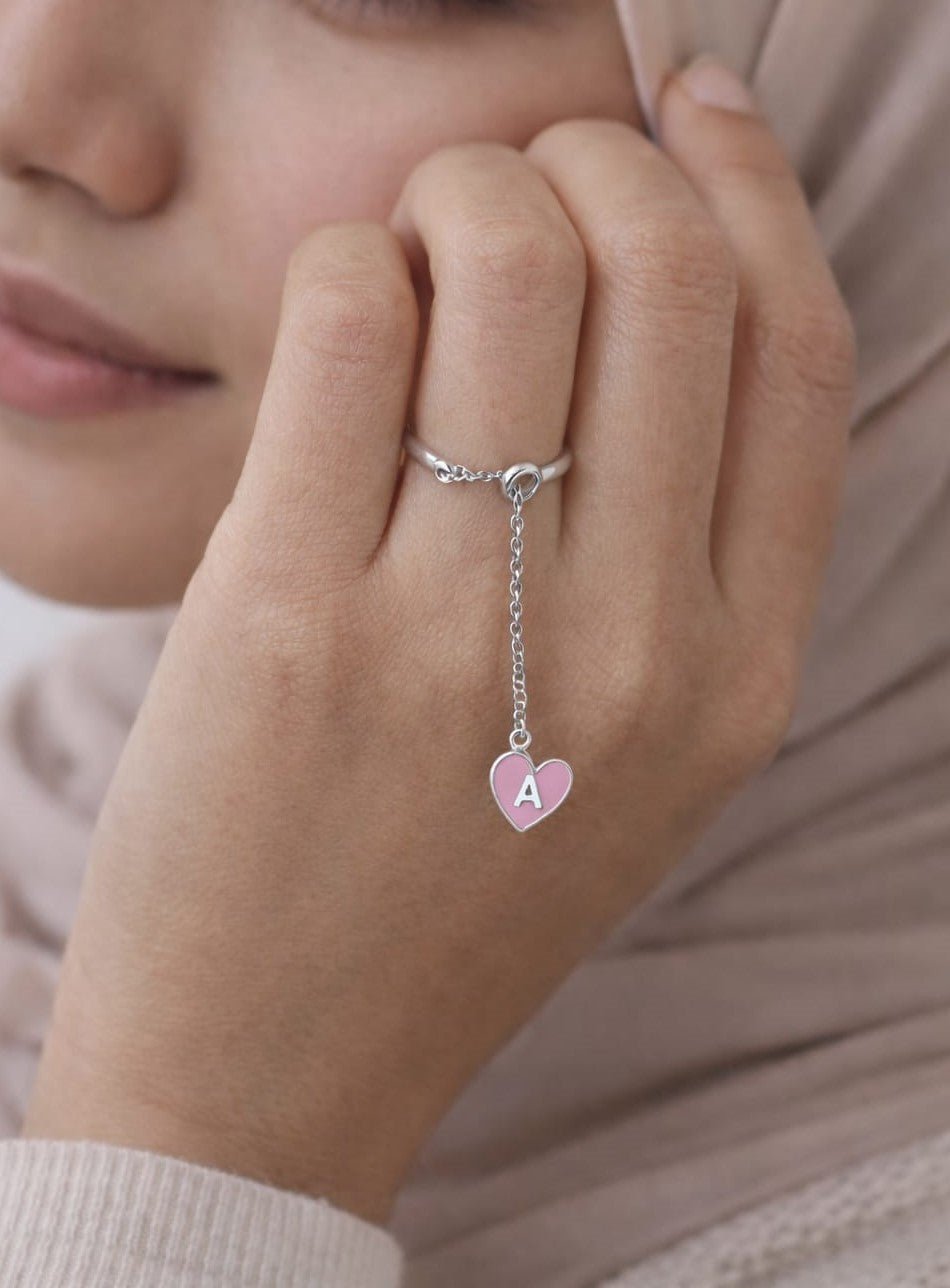 خاتم مخصص بحرف - مطلي بالذهب