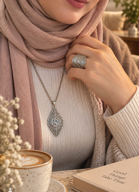 Layan silver-plated jewelry set front view