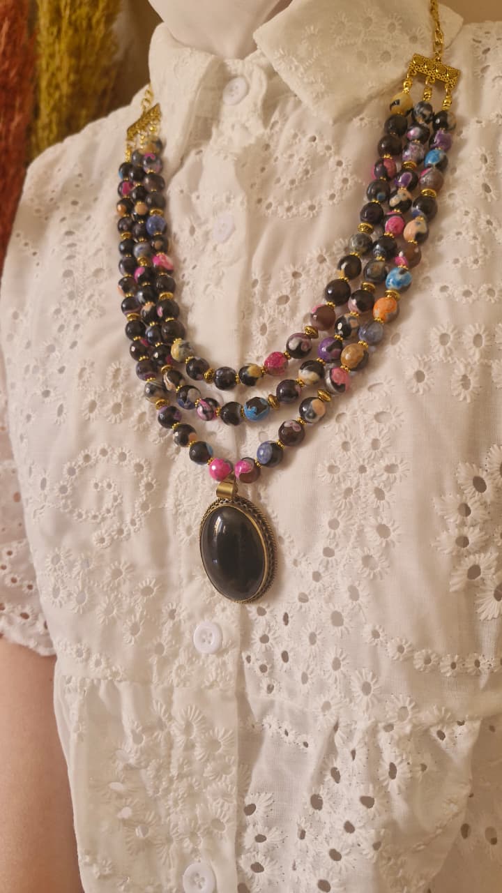 مجموعة نيفين السوداء