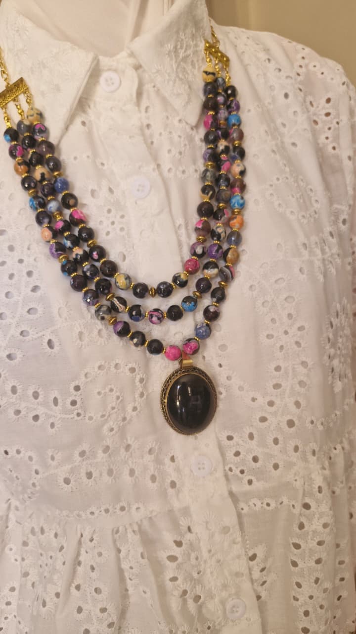 مجموعة نيفين السوداء