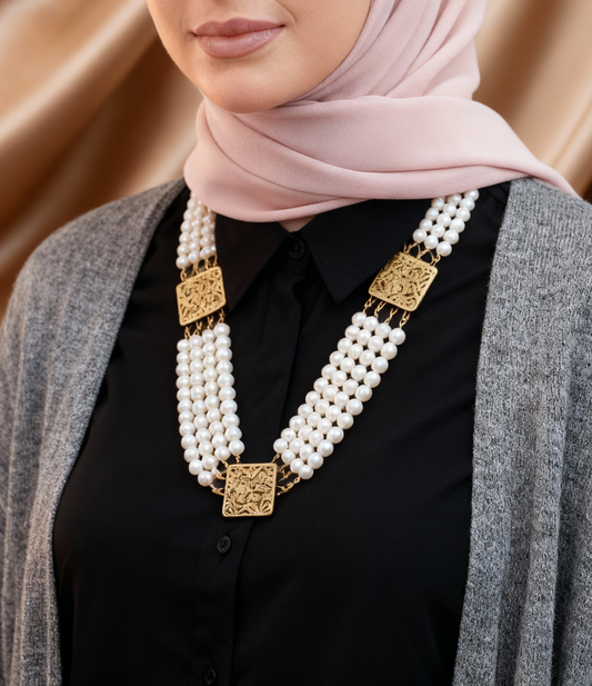 The White Pearl Luna Necklace