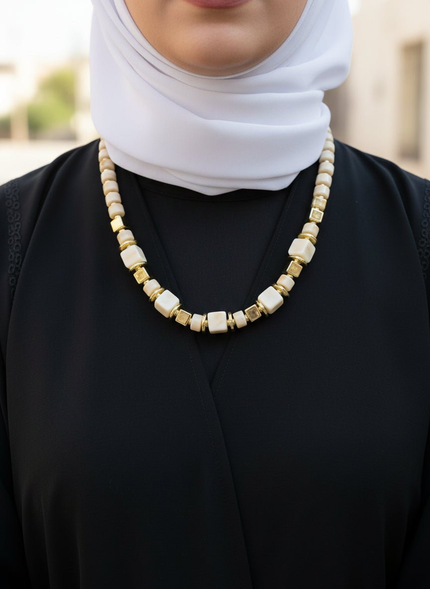 Yomna Necklace - White Stones