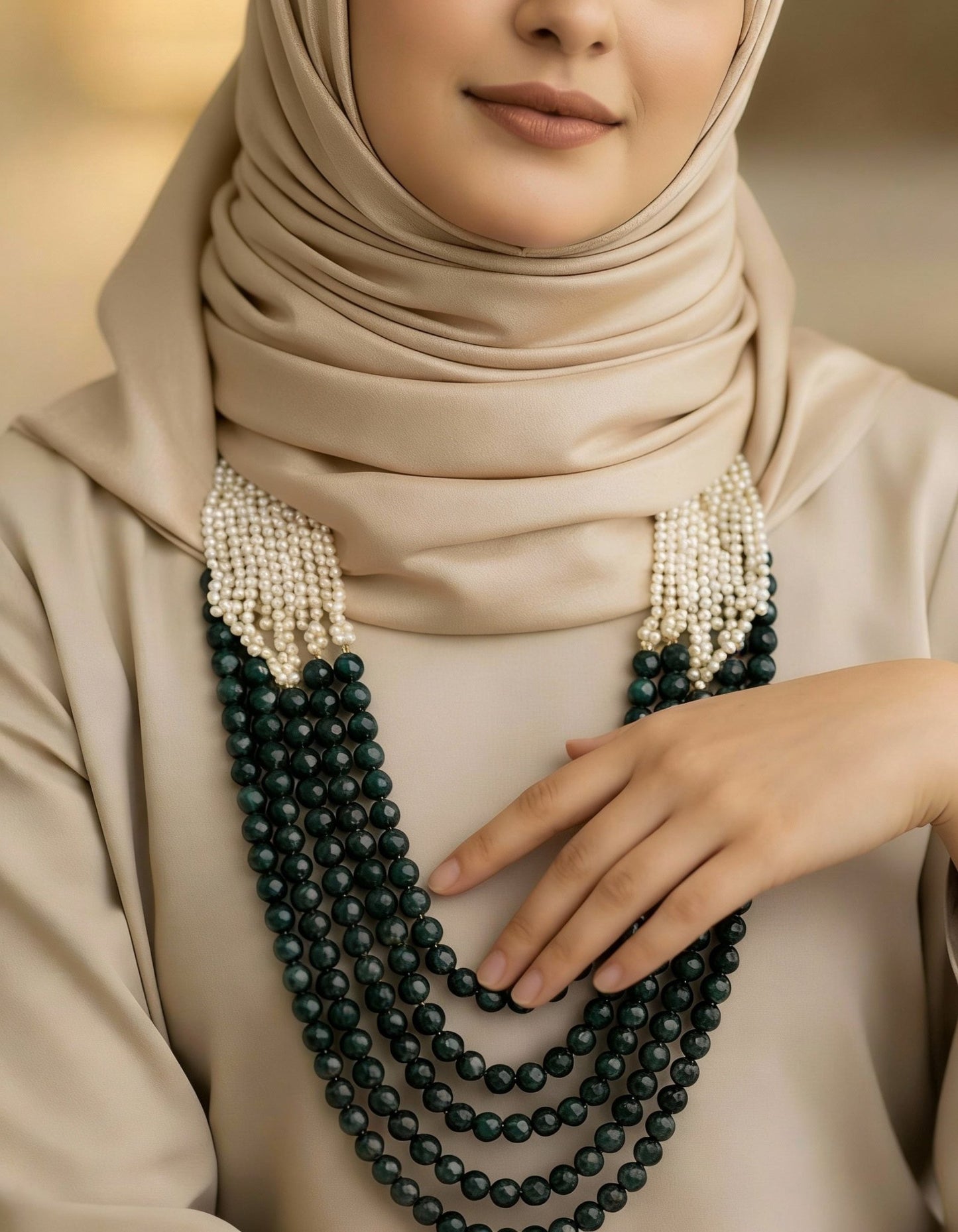 قلادة فاخرة - عقيق أخضر داكن ولؤلؤ