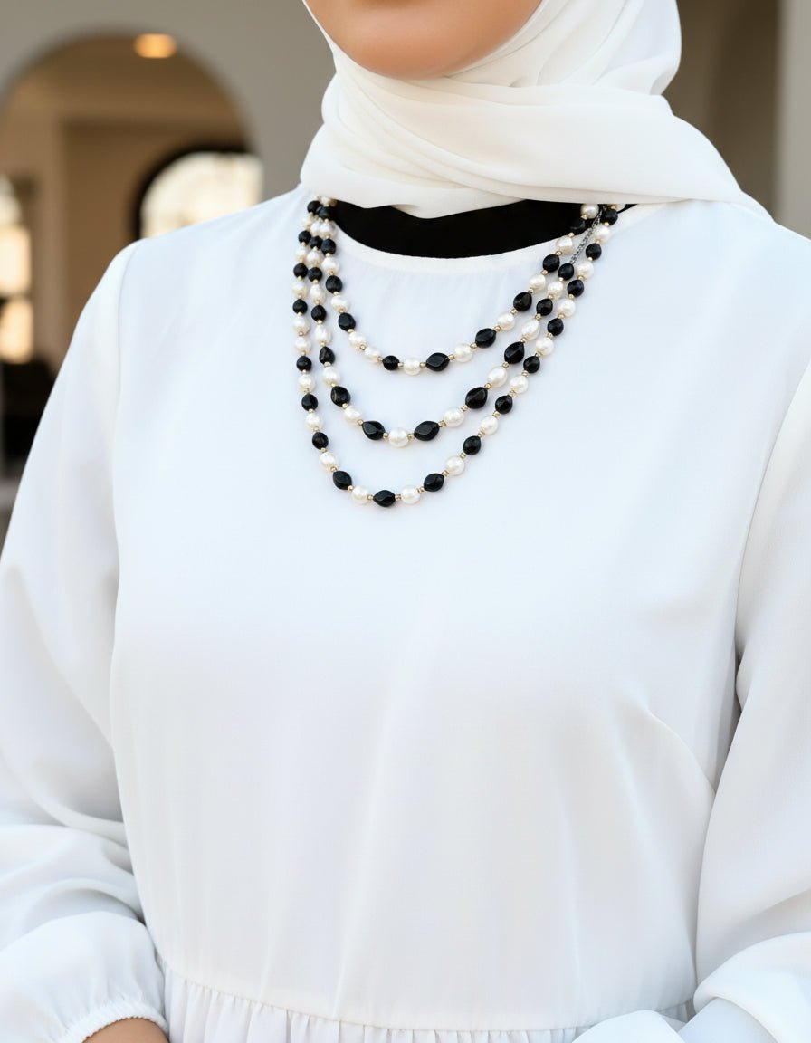 قلادة جذابة - أحجار سوداء وبيضاء
