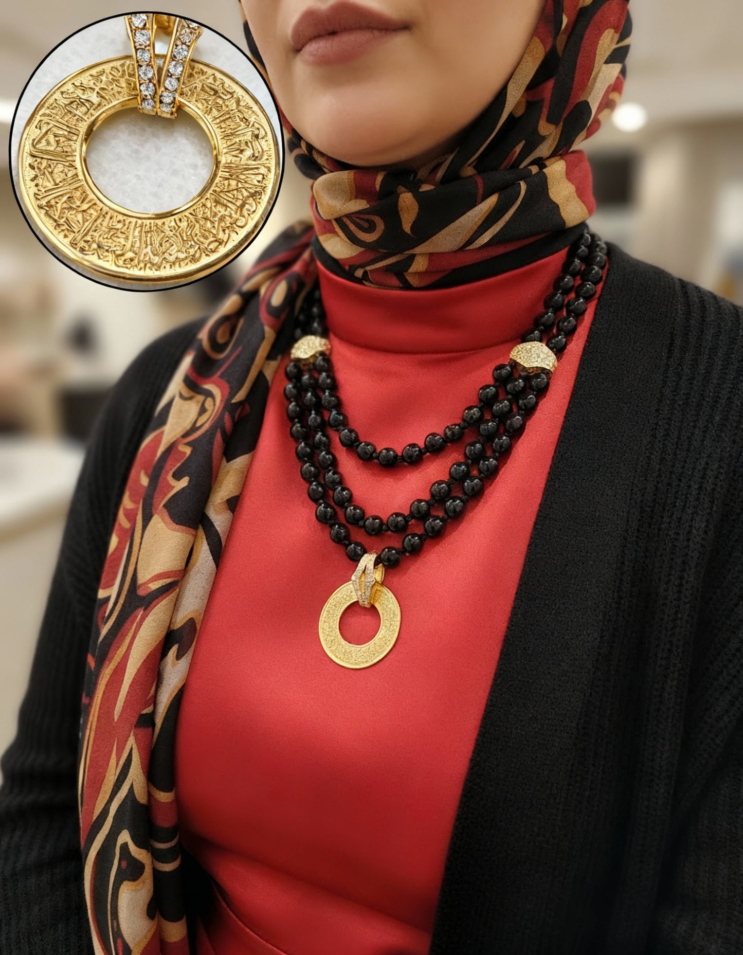 مجموعة من العقيق البني المكسور مع العقيق الأخضر الزيتي