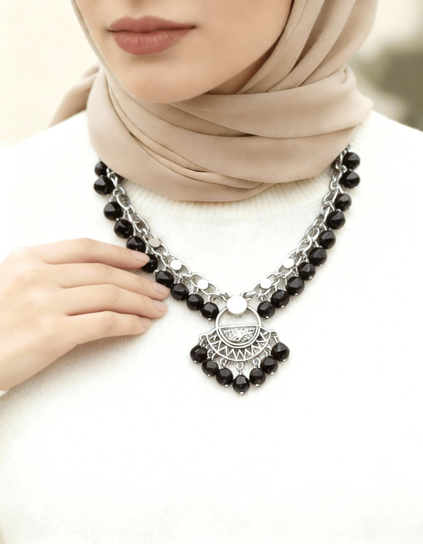 قلادة التراث العربي - مطلية بالفضة