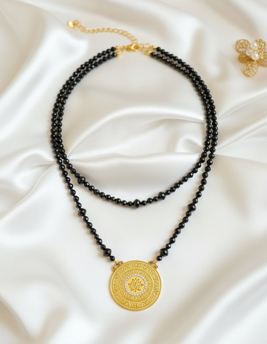 Delicate Necklace - Black Stones