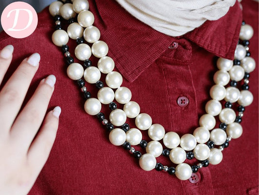 Laurel Necklaces - Pearl with Onyx